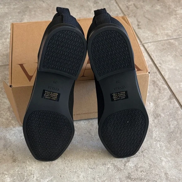 VIVAIA Chelsea Boots 🆕 - Picture 4 of 5